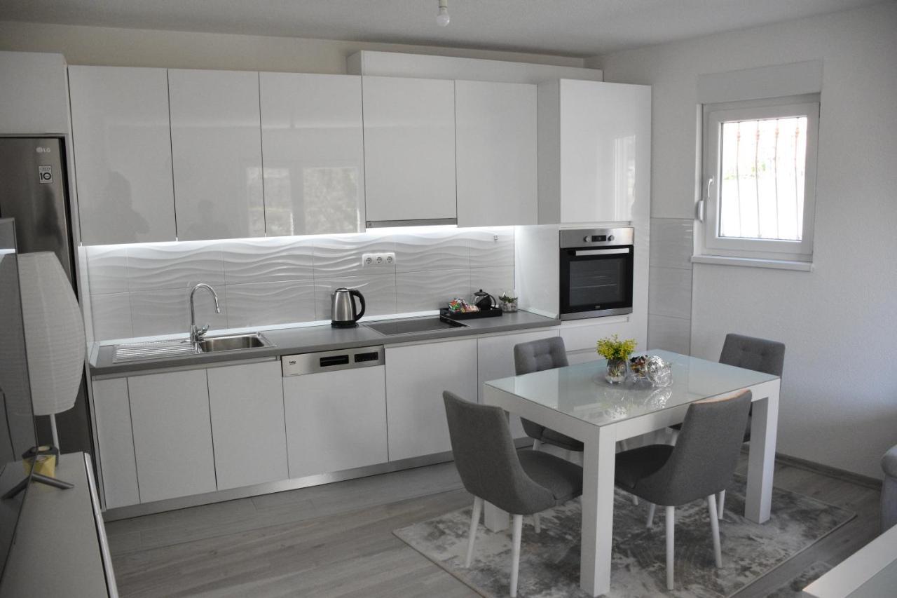 The White Apartment Mostar Esterno foto